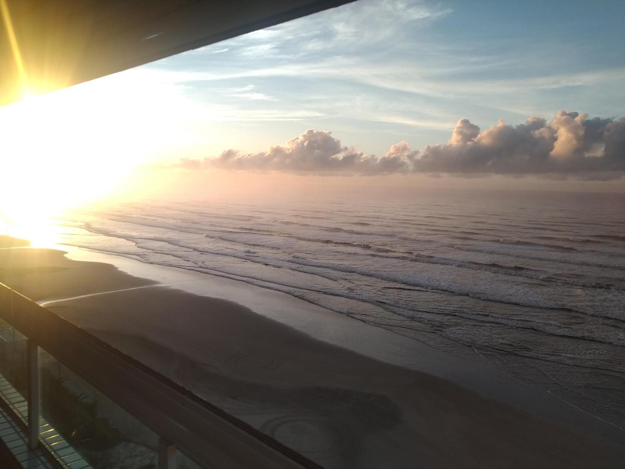פראייה גראנדה Apartamento Frente Mar Pe Na Areia מראה חיצוני תמונה